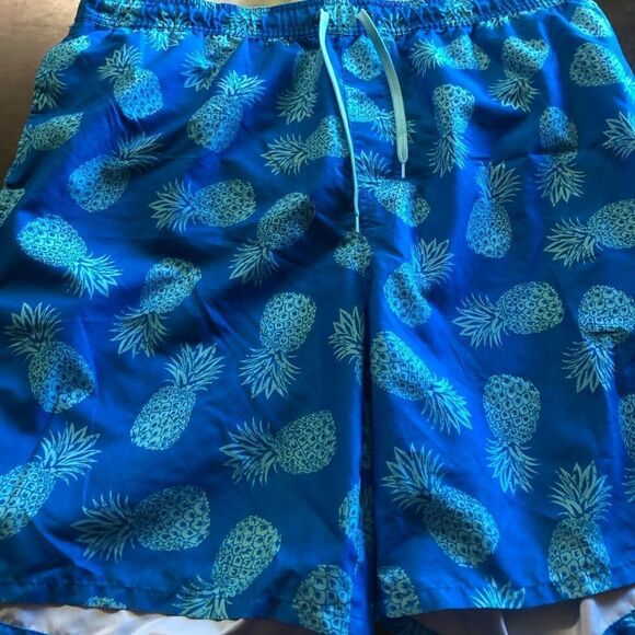 Old Navy swimming trunks size XL nwot perfect - Picture 2 of 3